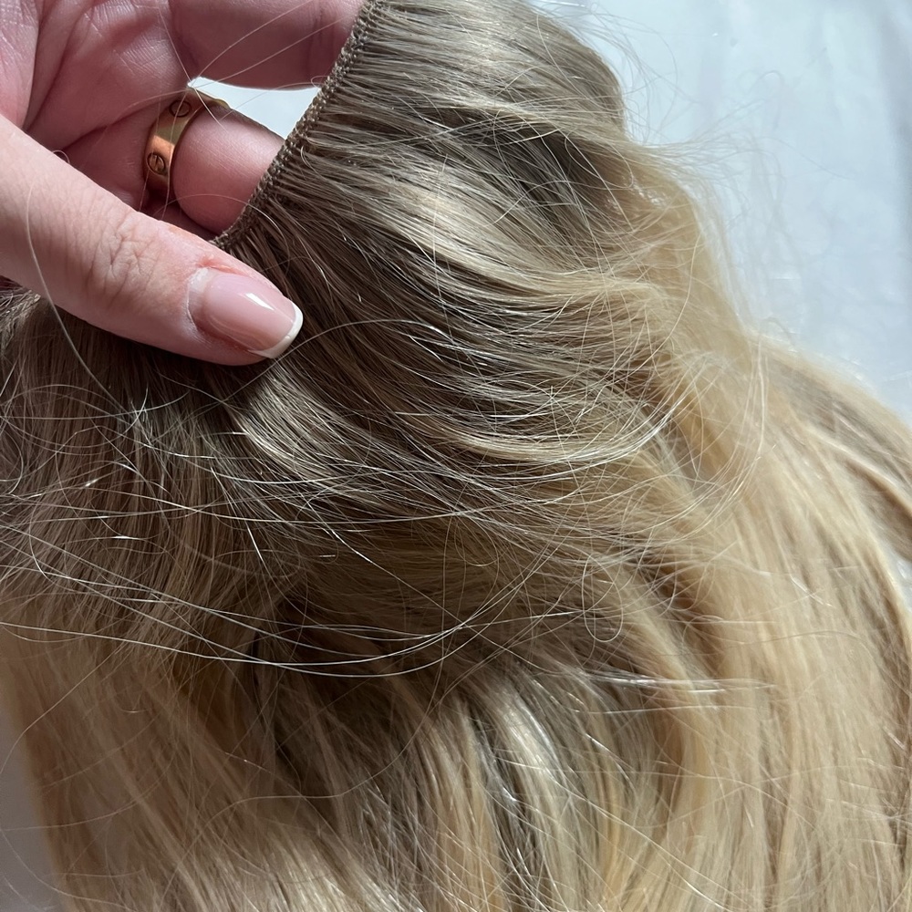 Glam seamless u-Moehawk cut 16inch Exstentions . Perfect for blondes!!
